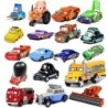 Disney Pixar Cars 3 2 fém öntött autós játék Villám McQueen Anglia királynője Fritter Miss gyerekeknek Fiú születésnapi játékaut