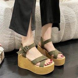 BCEBYL Wedge Heel Summer New Fashion Platform vastag alsó csat Alkalmi kényelmes sétacipő Női szandál