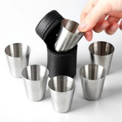 4/6 db-os kültéri praktikus utazó rozsdamentes acél poharak mini poharak whiskyhez, tokkal, hordozható italtartóval, 30/70ml